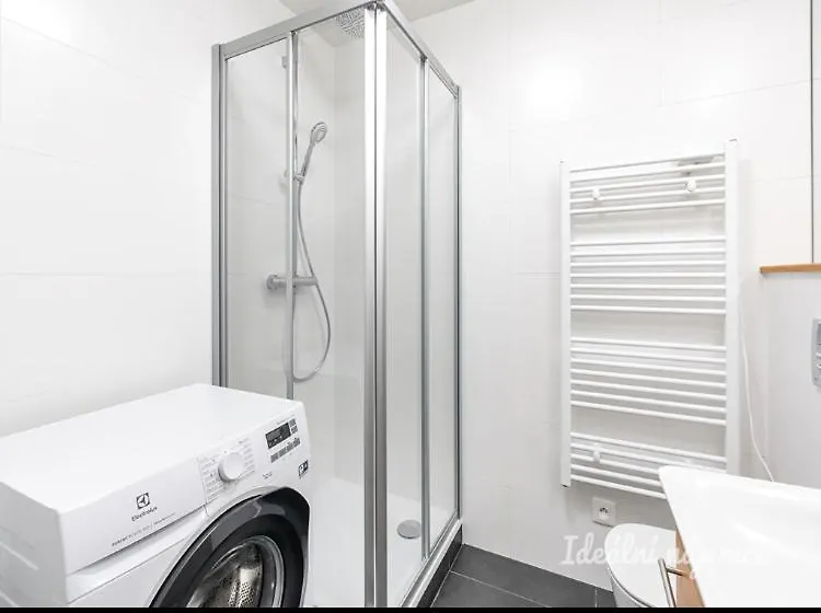 Modern Studio Near Airport And City Centre! Prága Apartman
